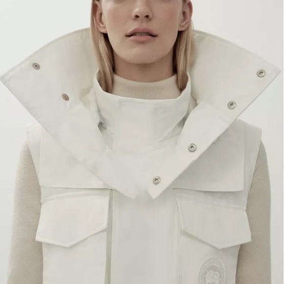 🪿🇨🇦🍁Canada Goose Belted Chaka with Hood Vest in White size Small - Picture 10 of 10